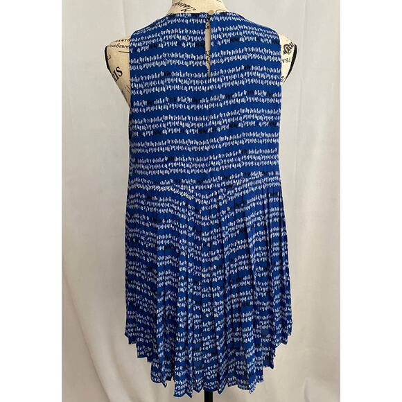 The Limited Collection Round Collar Printed Back Pleat Blue Sleeveless Blouse XS - Picture 5 of 12